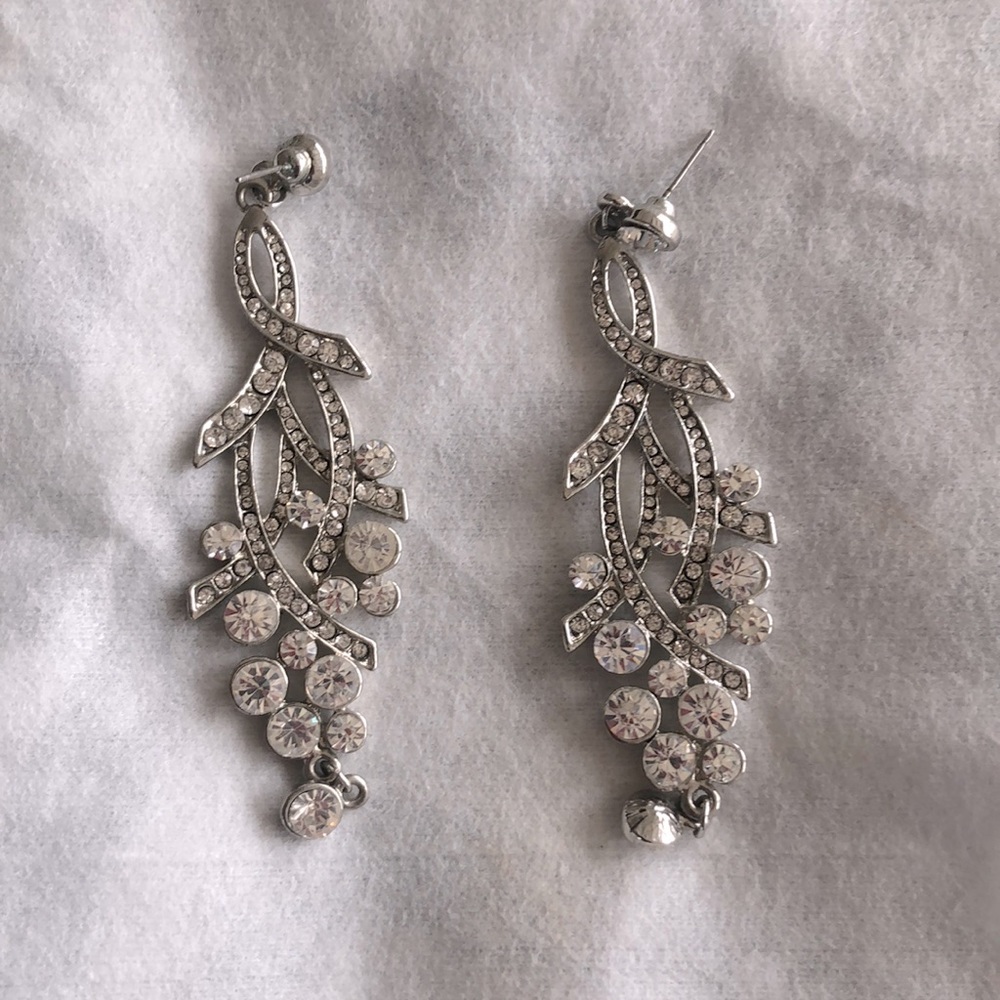 Dangle earrings